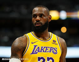 与各大媒体 与各大媒体